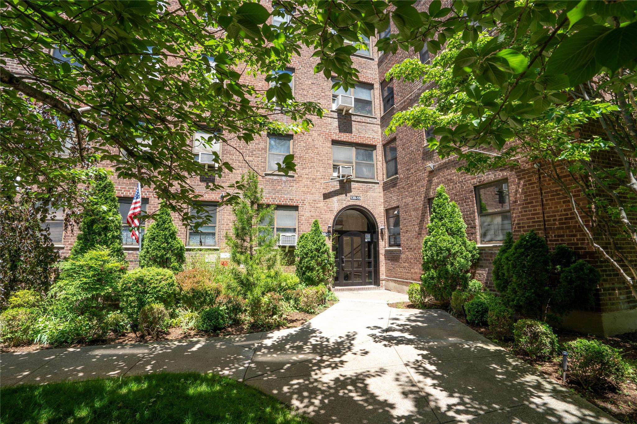 139-15 28th Road # 1G, Flushing, NY 11354