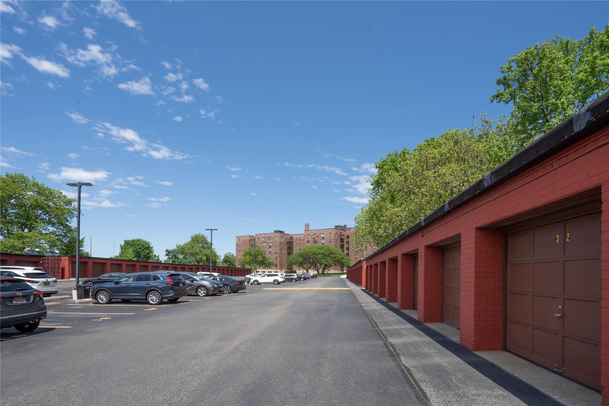 139-15 28th Road # 1G, Flushing, NY 11354