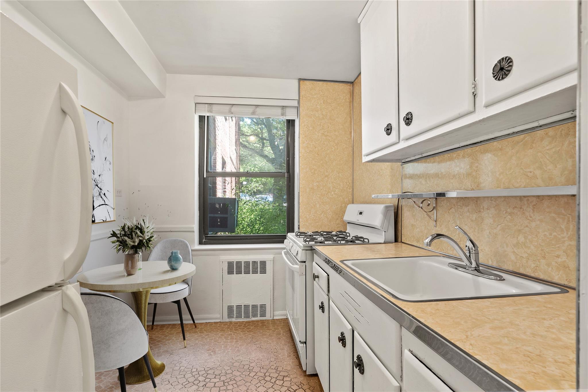 139-15 28th Road # 1G, Flushing, NY 11354