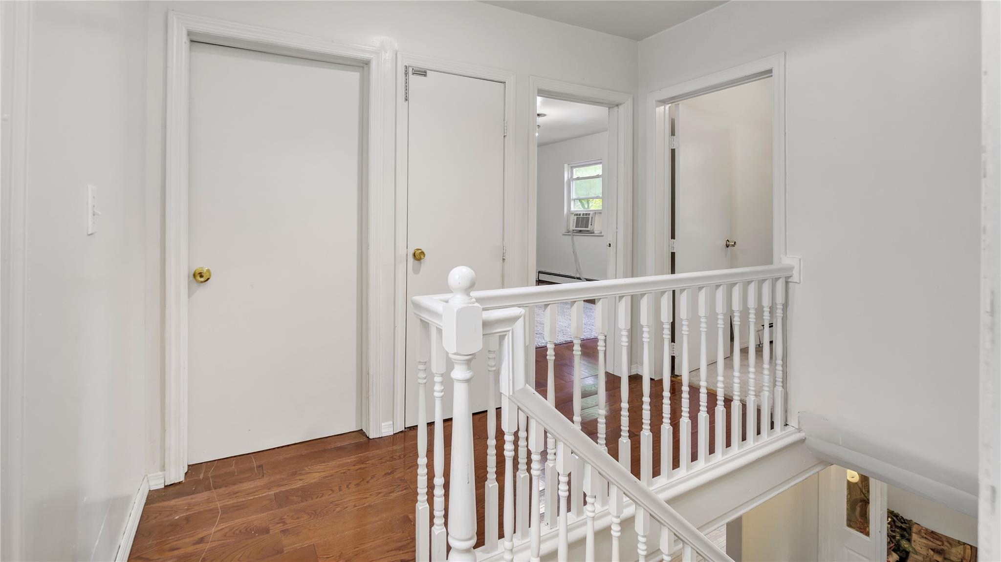 117 Glenwood Road, Glenwood Landing, NY 11547