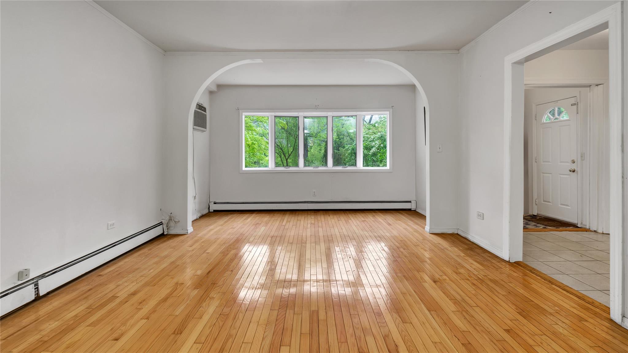 117 Glenwood Road, Glenwood Landing, NY 11547