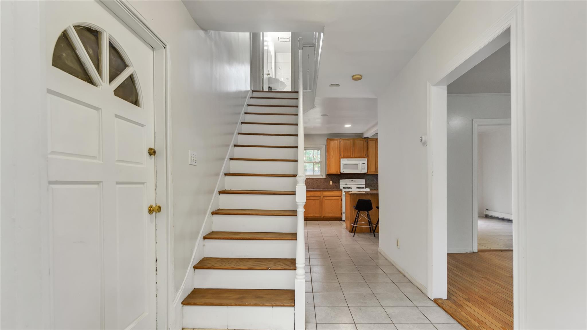 117 Glenwood Road, Glenwood Landing, NY 11547