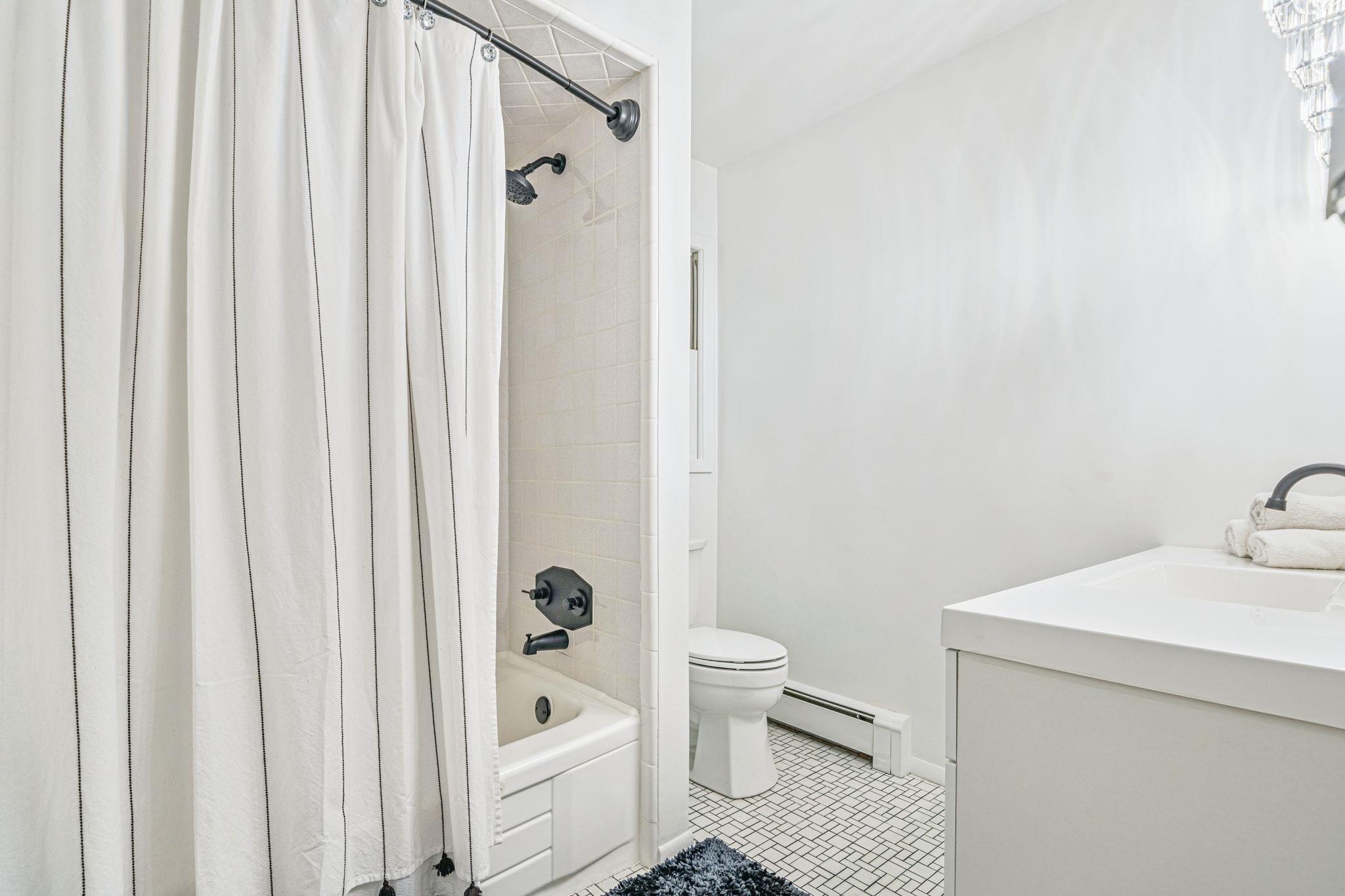 32 Redwood Road, Saugerties, NY 12477