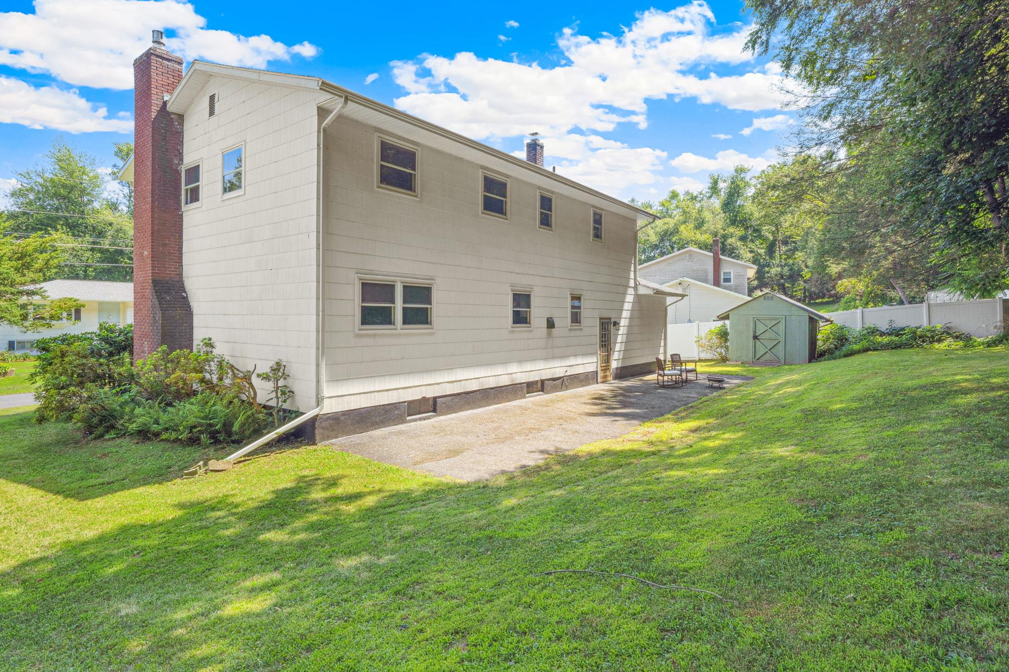 32 Redwood Road, Saugerties, NY 12477