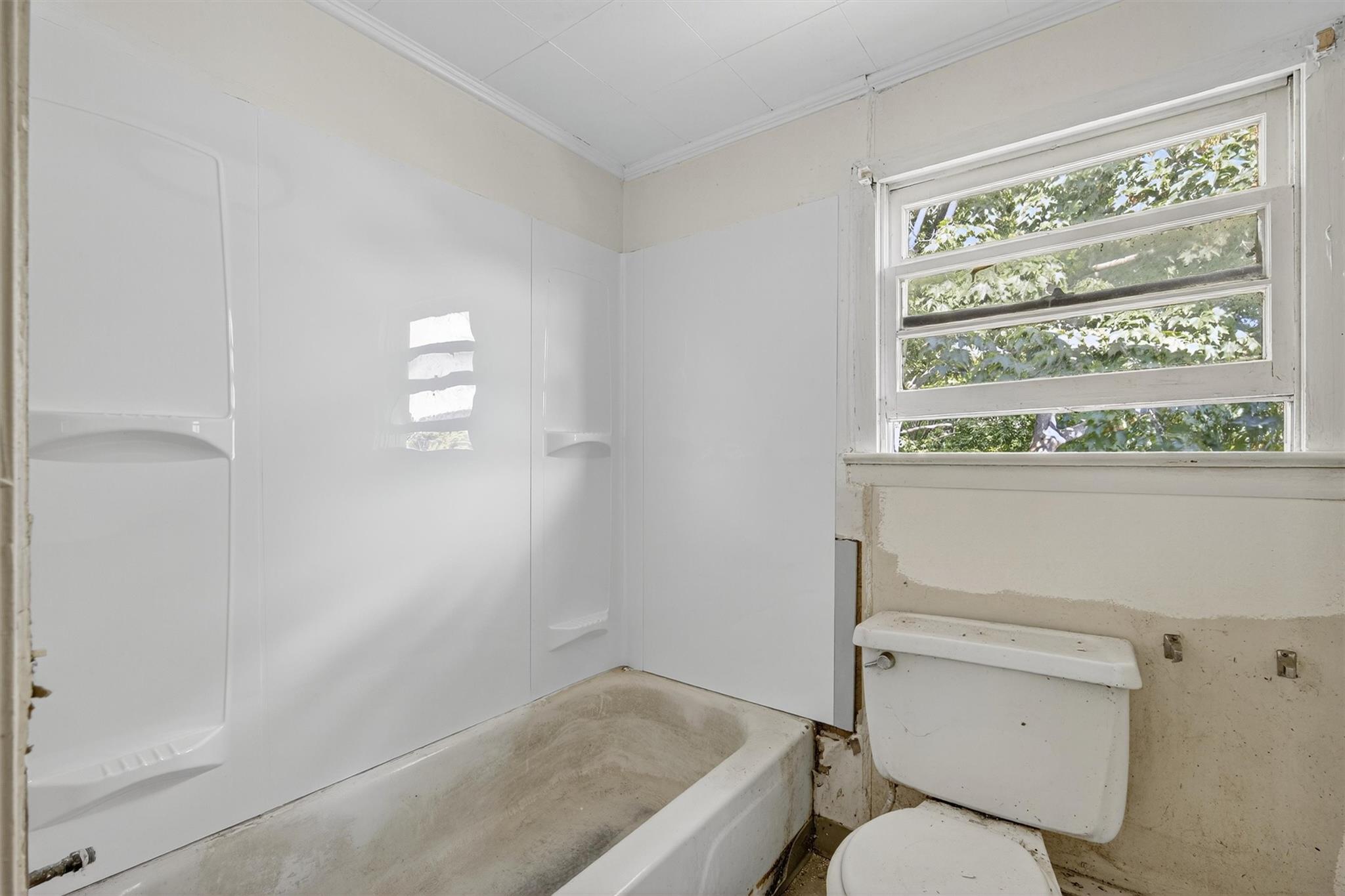 31 S Montgomery Street, Walden, NY 12586