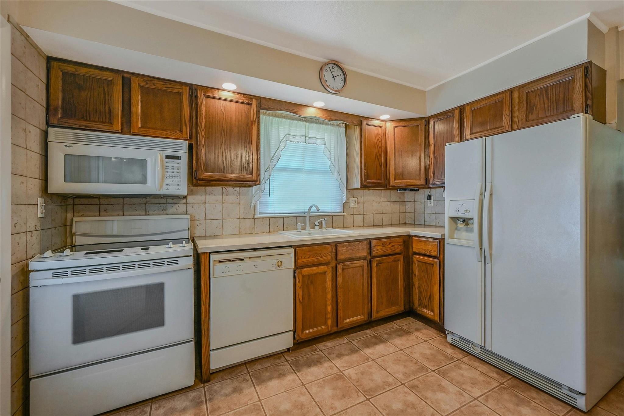 532 Alwick Avenue, West Islip, NY 11795