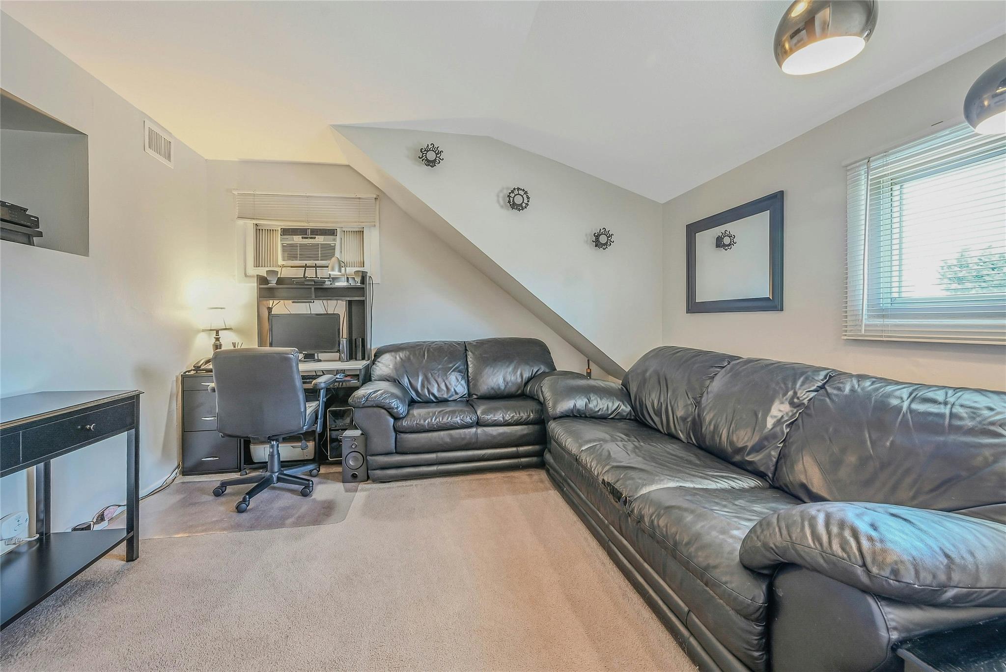 532 Alwick Avenue, West Islip, NY 11795