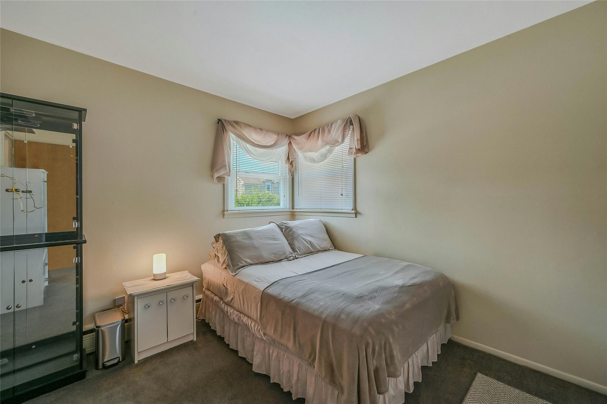 532 Alwick Avenue, West Islip, NY 11795