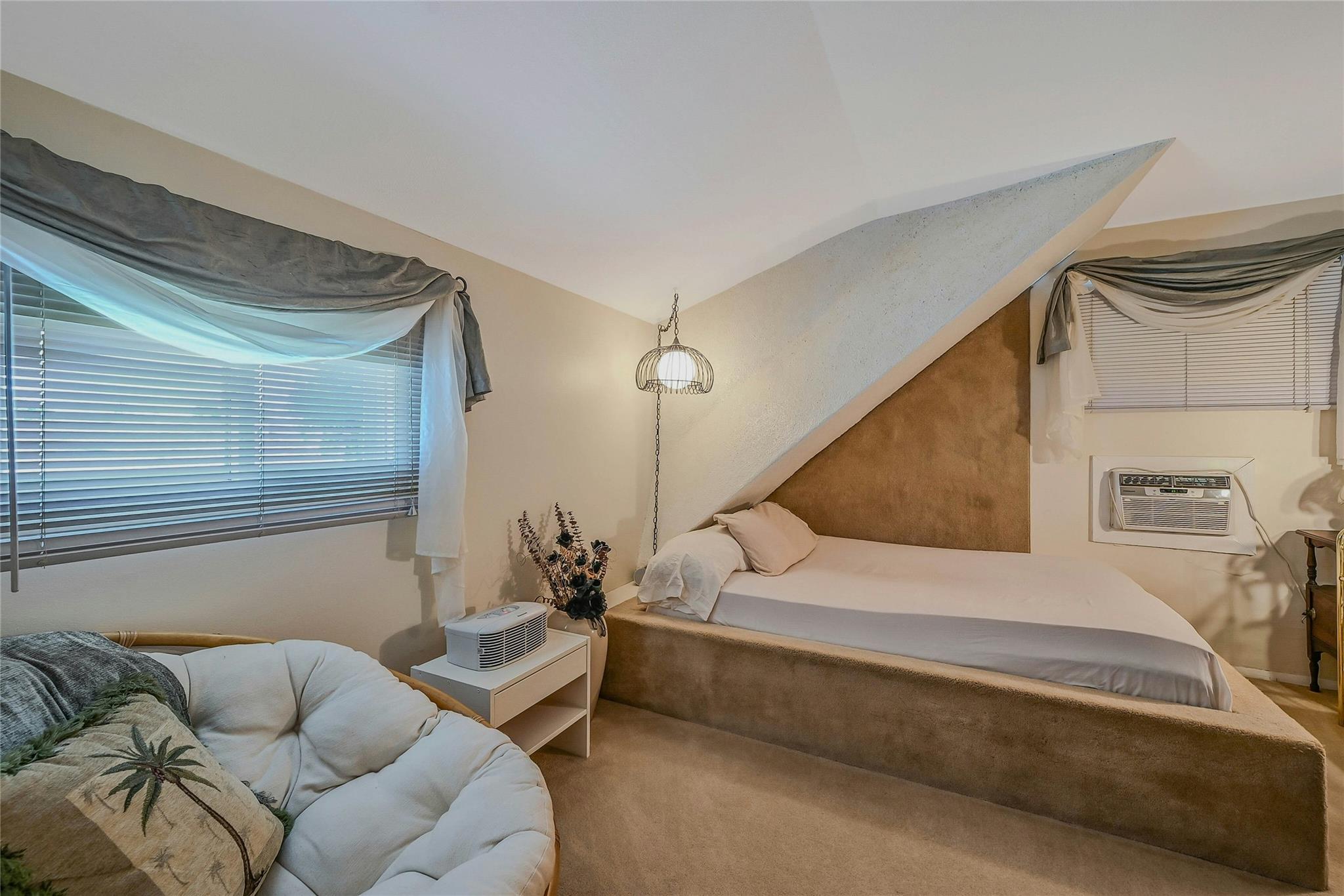 532 Alwick Avenue, West Islip, NY 11795