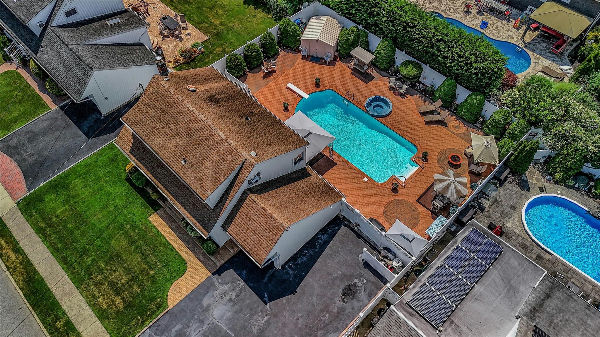 532 Alwick Avenue, West Islip, NY 11795