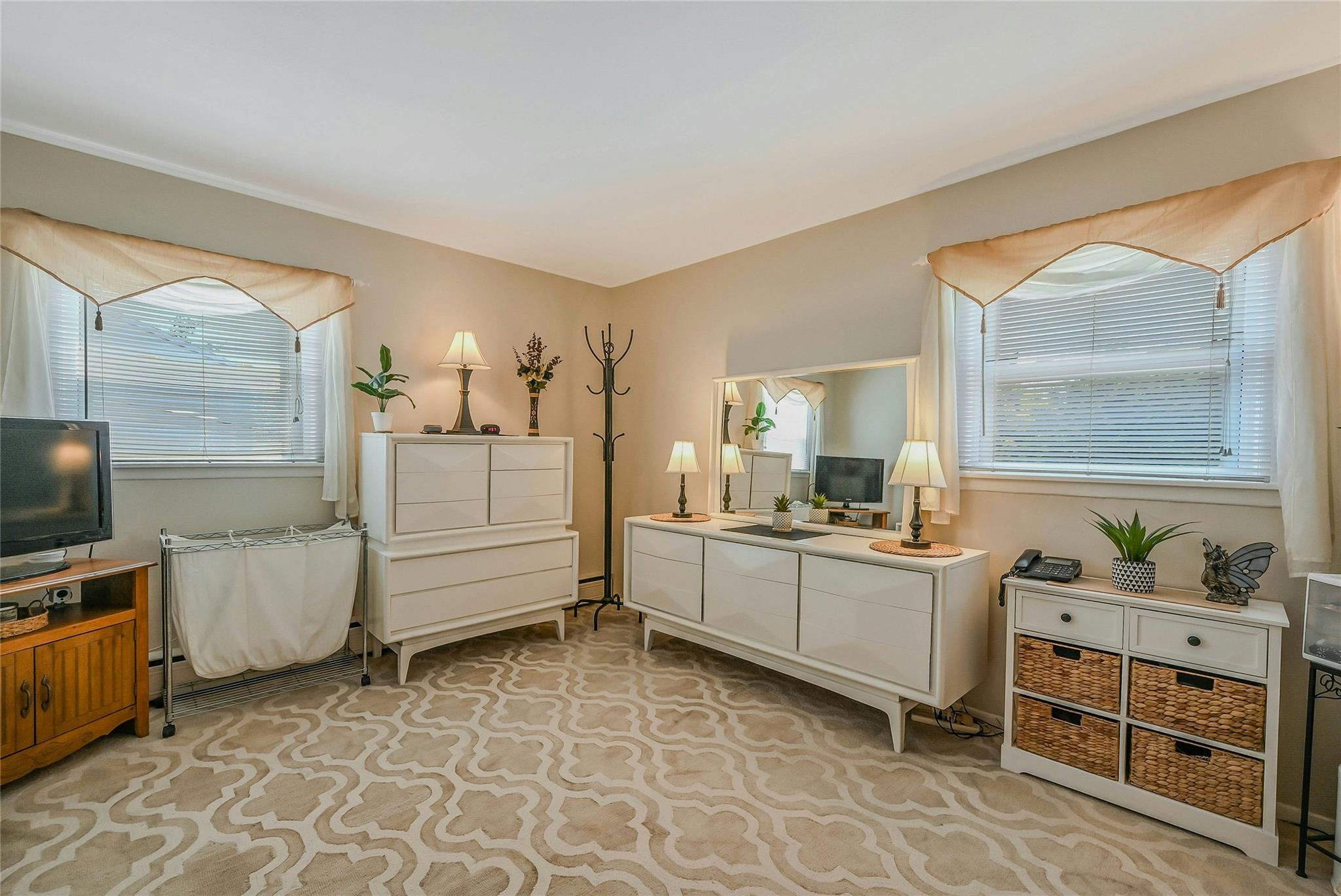 532 Alwick Avenue, West Islip, NY 11795