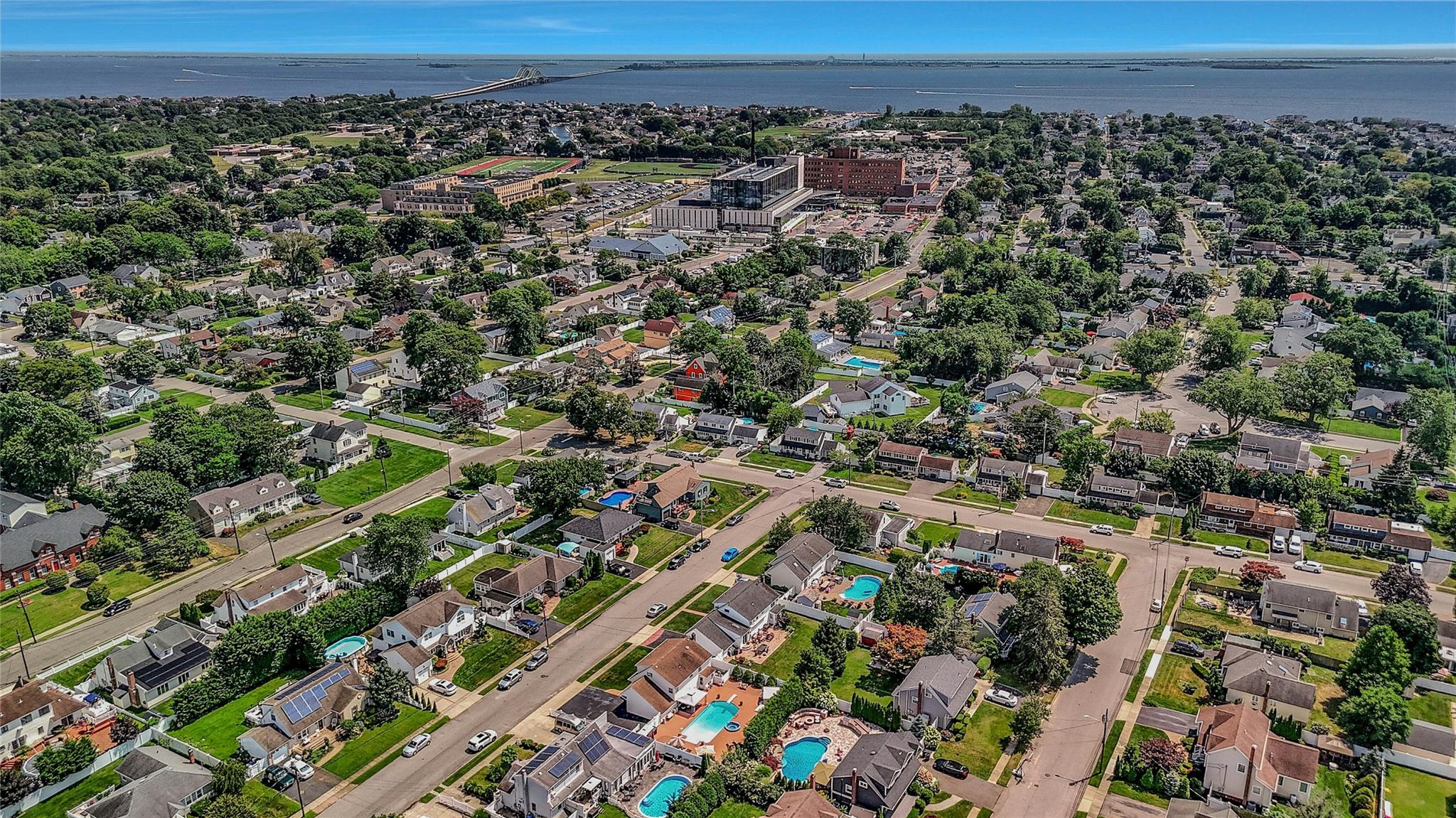 532 Alwick Avenue, West Islip, NY 11795