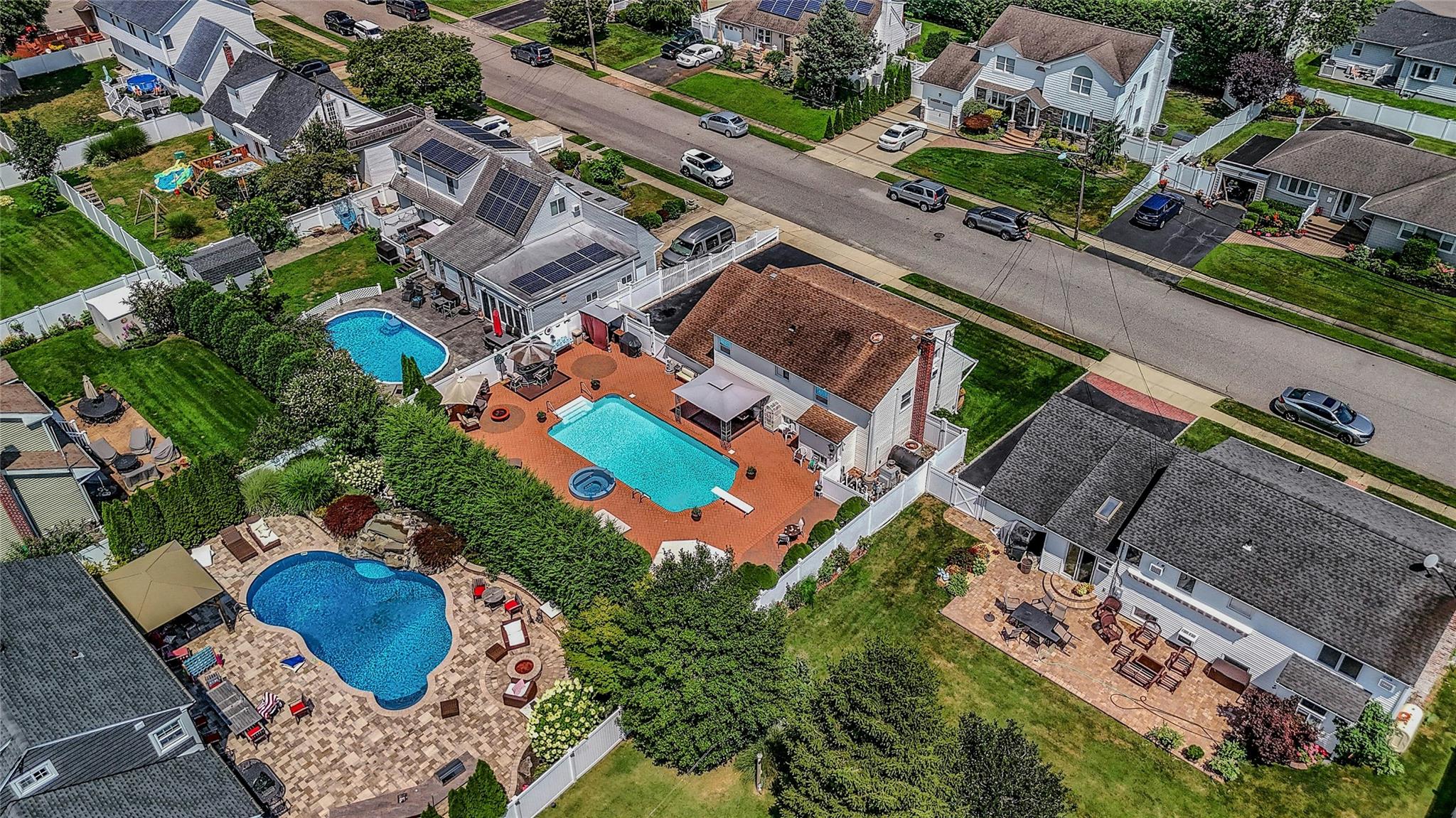 532 Alwick Avenue, West Islip, NY 11795