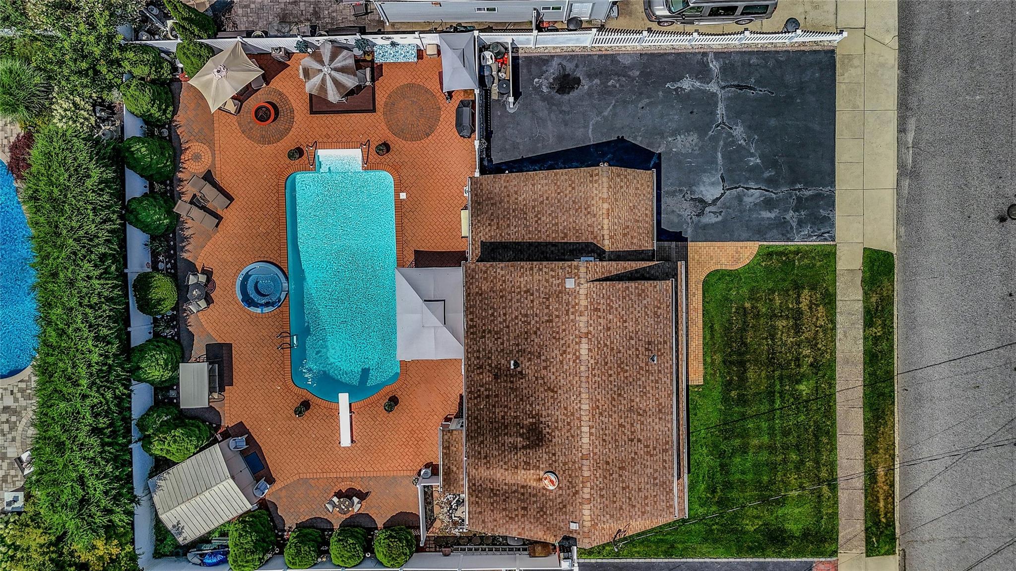 532 Alwick Avenue, West Islip, NY 11795