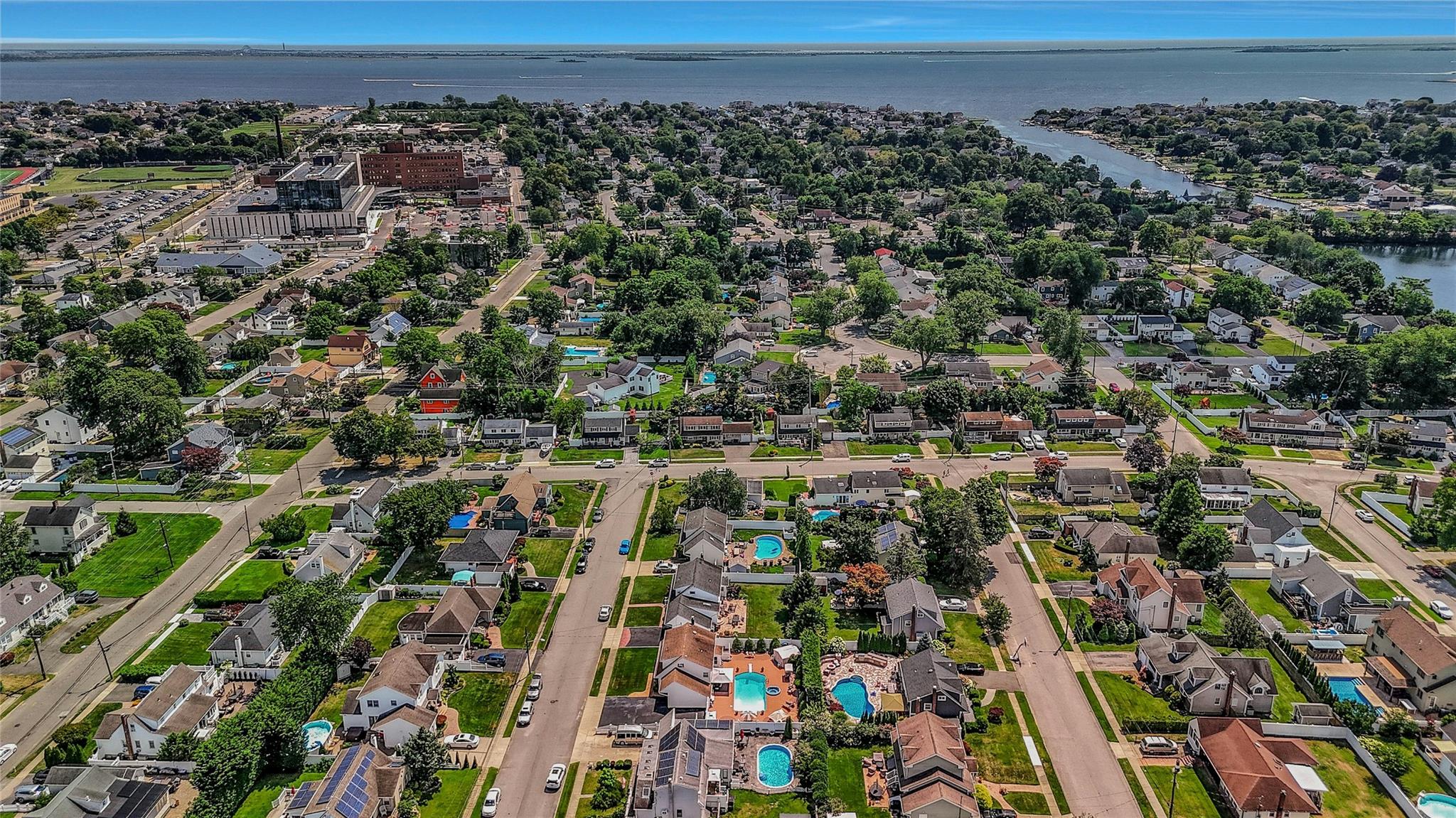 532 Alwick Avenue, West Islip, NY 11795