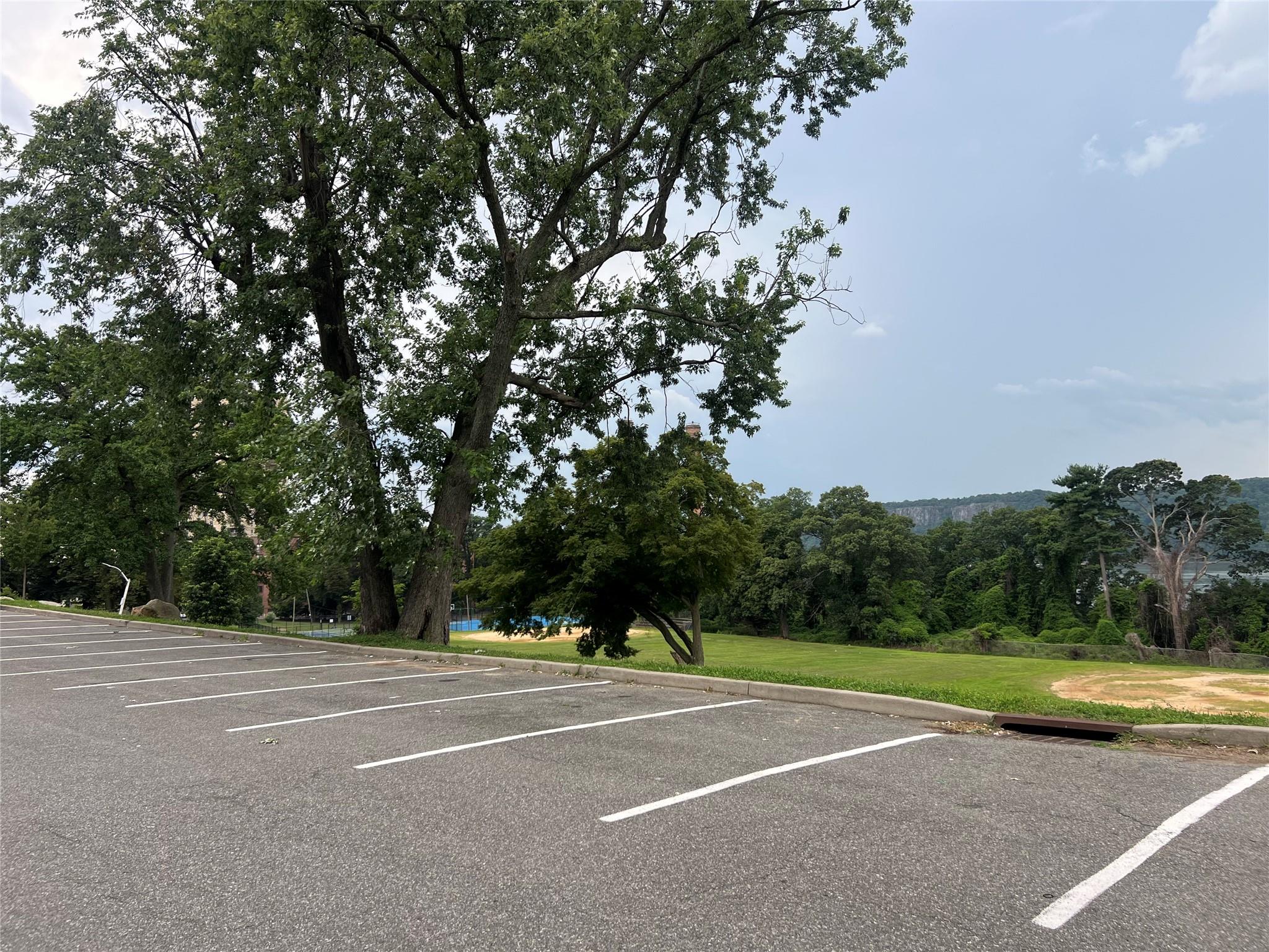 709 Warburton Avenue # 7H, Yonkers, NY 10701