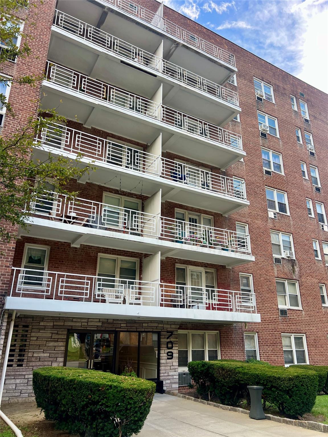 709 Warburton Avenue # 7H, Yonkers, NY 10701