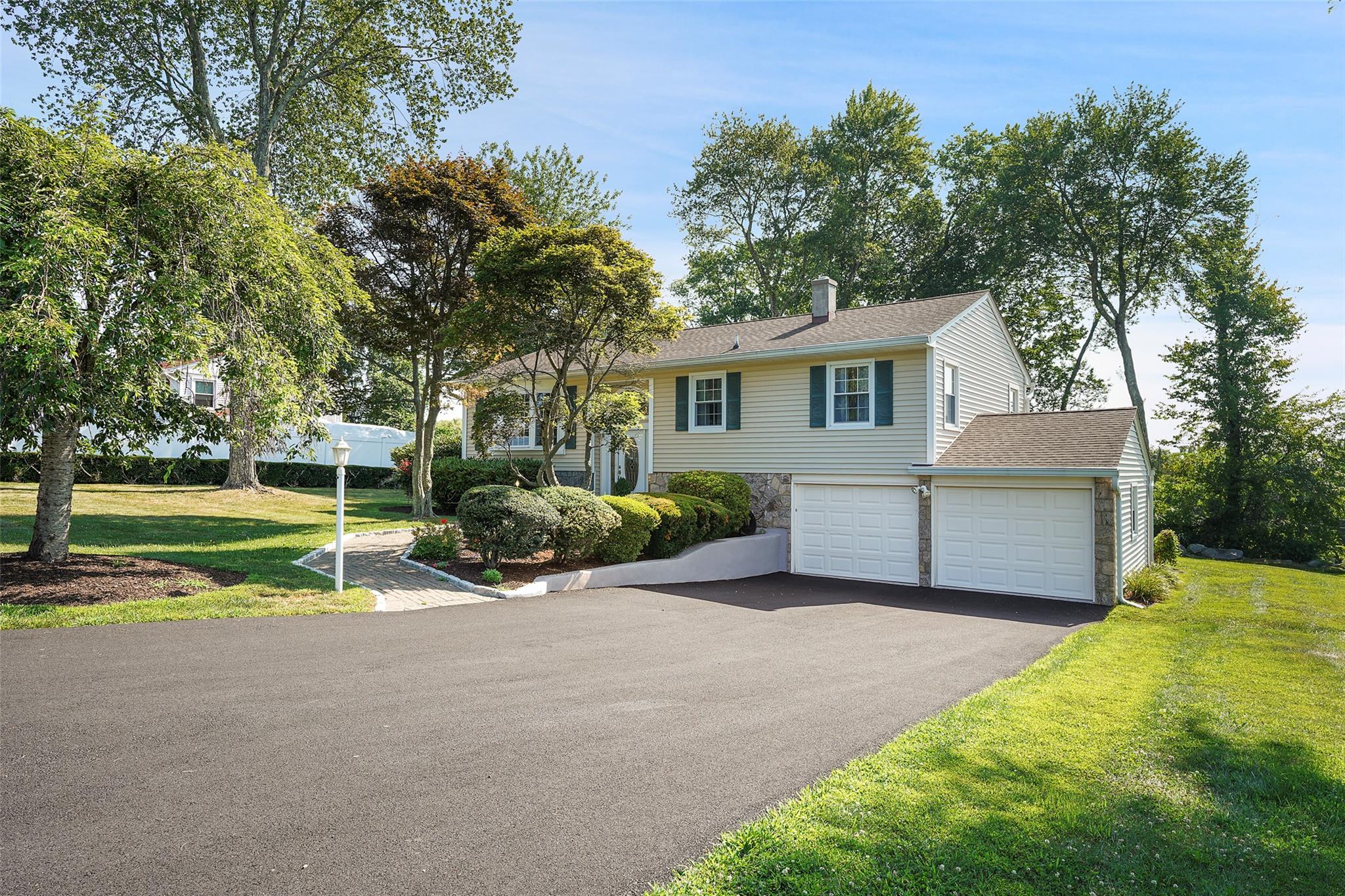 19 Pike Place, Mahopac, NY 10541