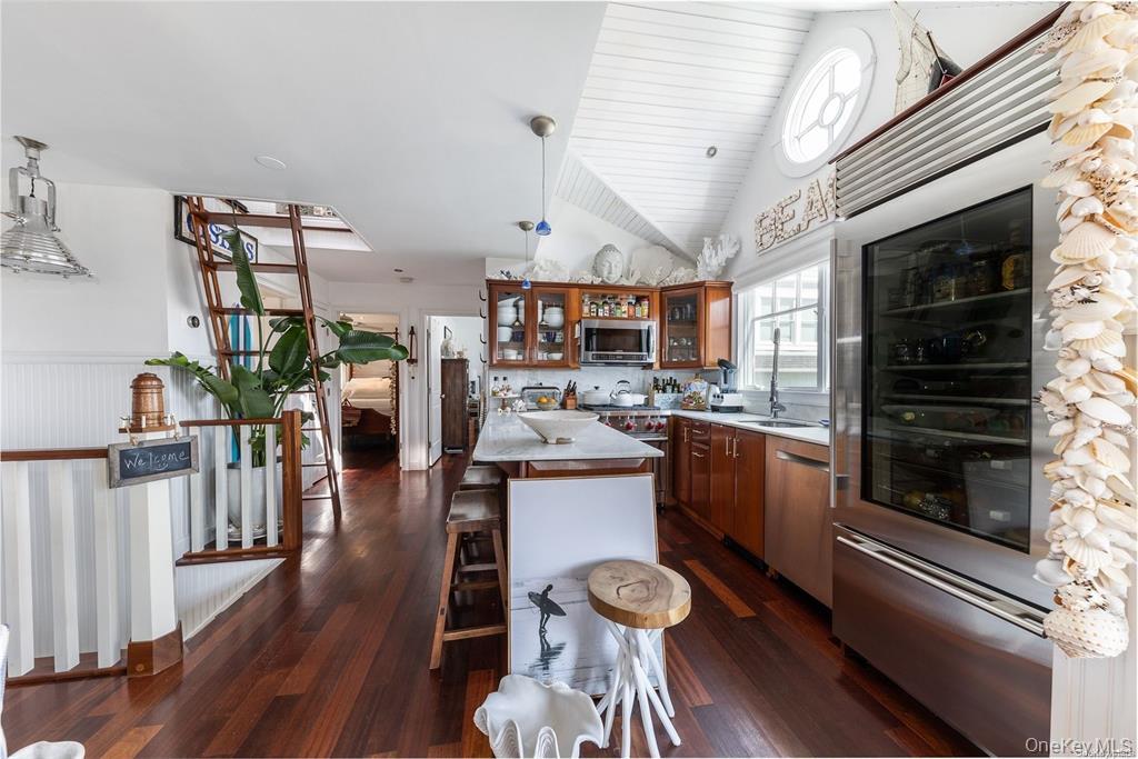 34 Trenton Avenue # Upper, East Atlantic Beach, NY 11561