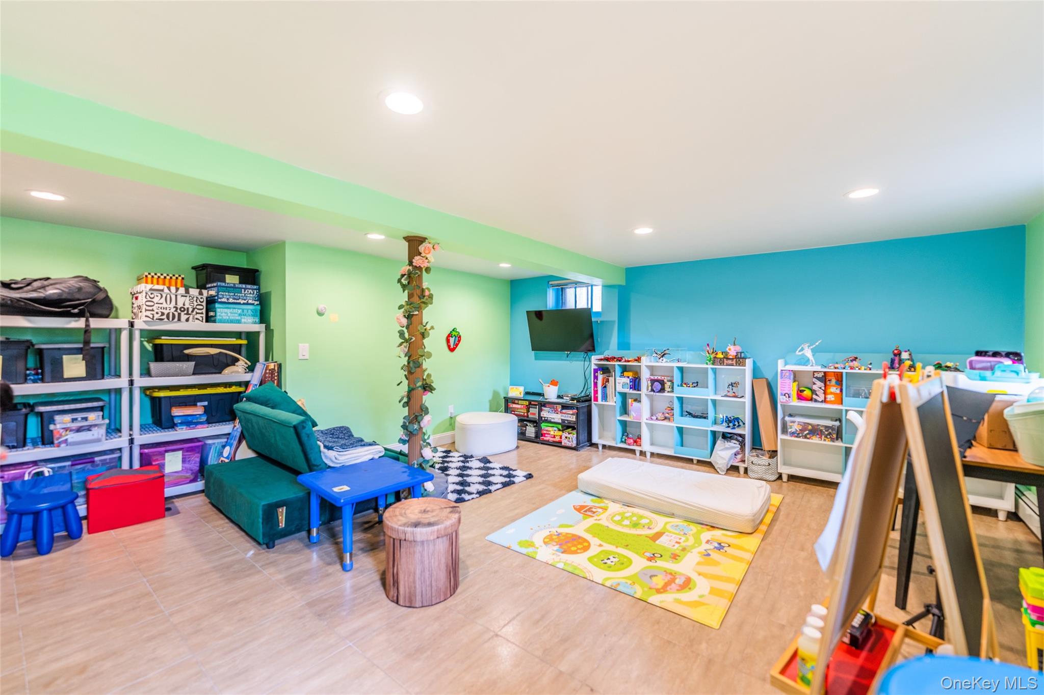 43 Jayson Avenue, Great Neck, NY 11021