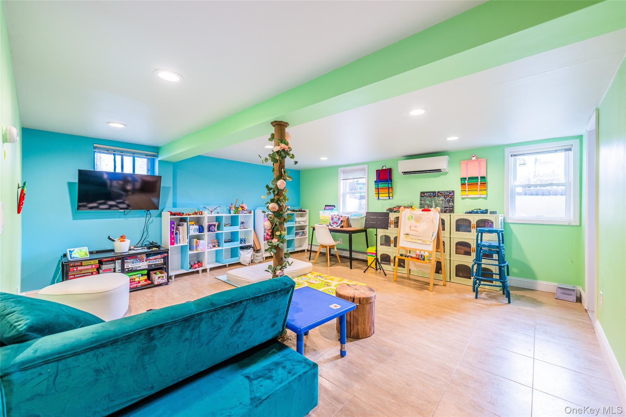 43 Jayson Avenue, Great Neck, NY 11021