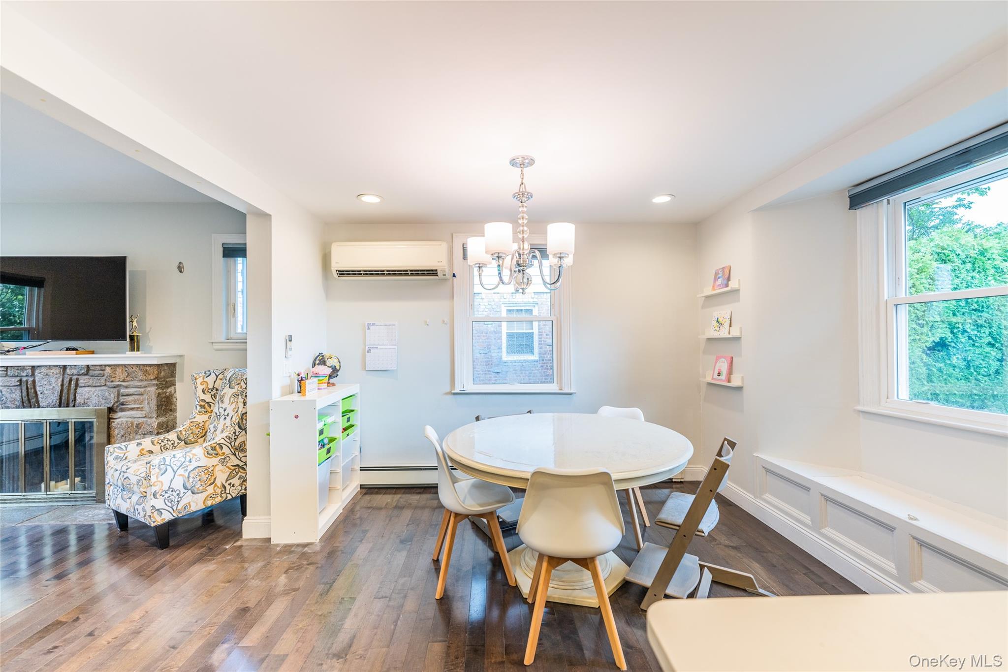 43 Jayson Avenue, Great Neck, NY 11021