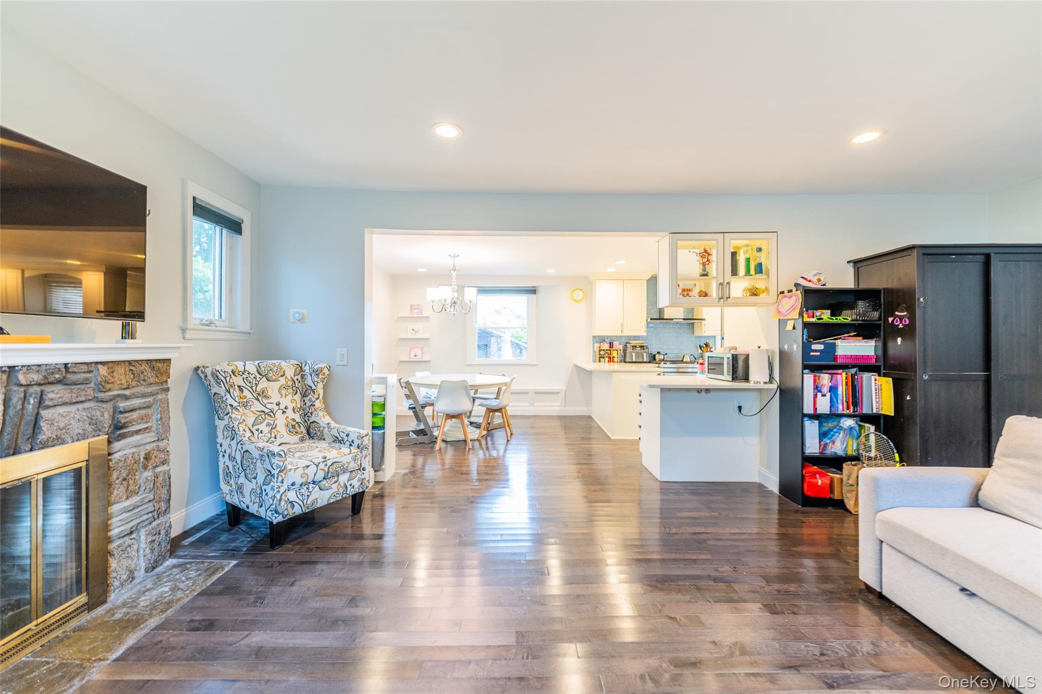 43 Jayson Avenue, Great Neck, NY 11021