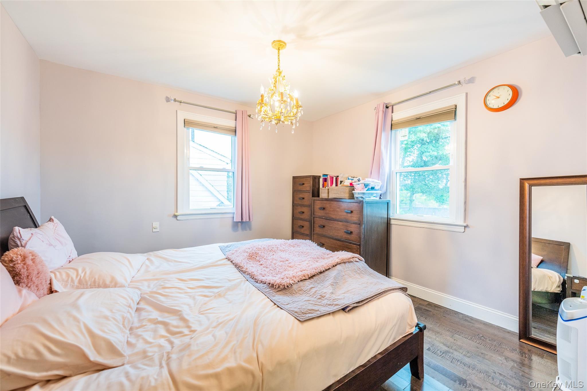 43 Jayson Avenue, Great Neck, NY 11021