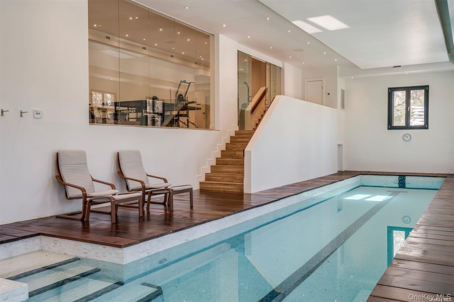 9 Winding Way, Locust Valley, NY 11560