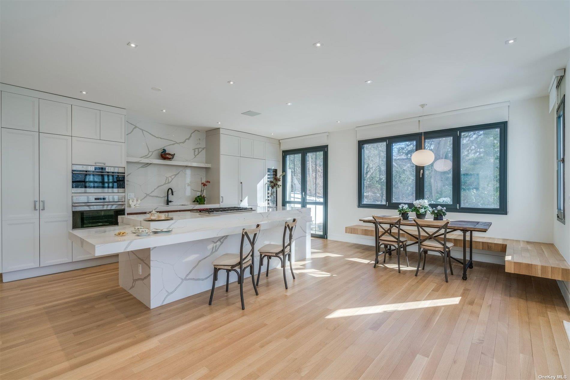 9 Winding Way, Locust Valley, NY 11560