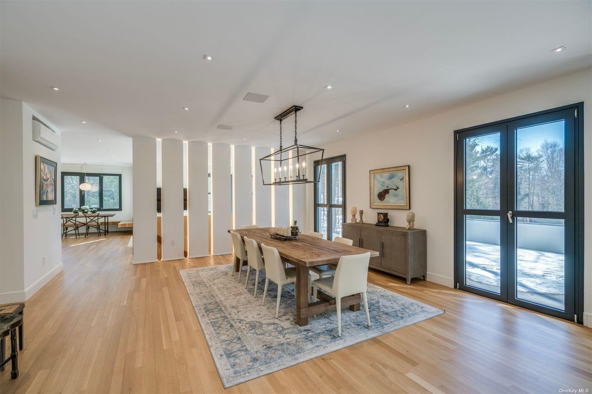 9 Winding Way, Locust Valley, NY 11560