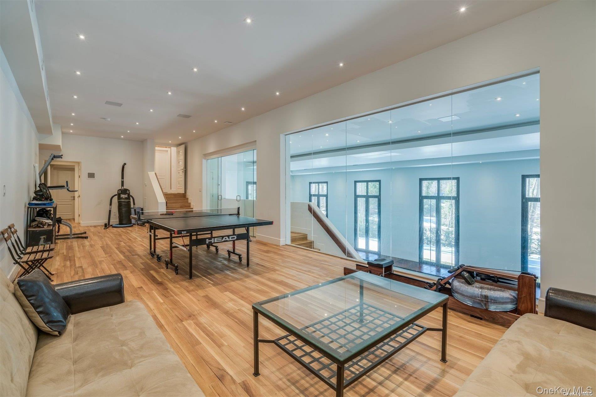 9 Winding Way, Locust Valley, NY 11560