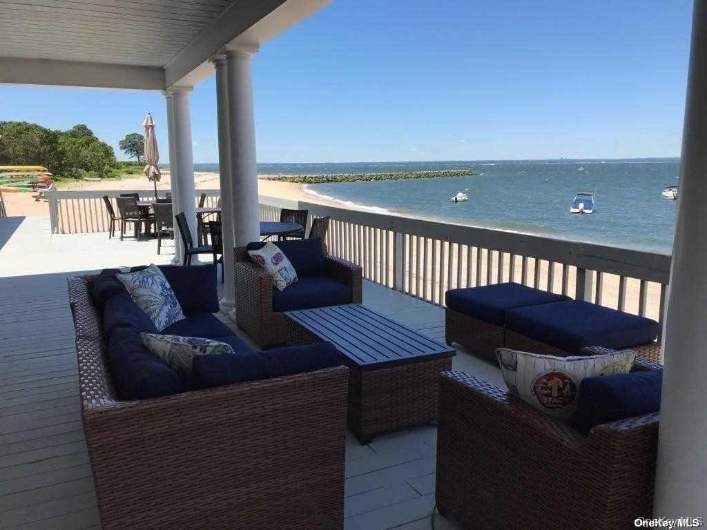 9 Winding Way, Locust Valley, NY 11560