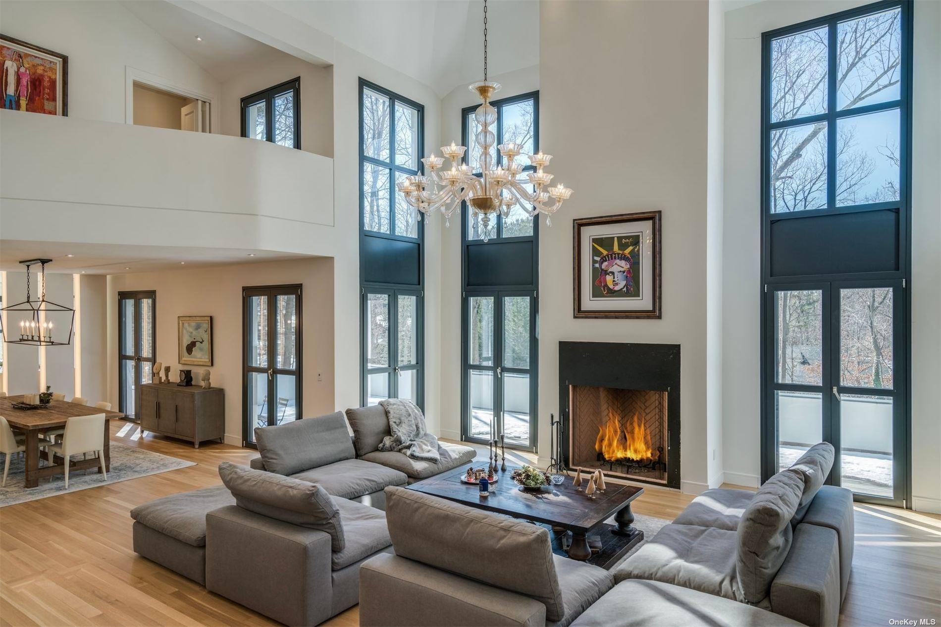 9 Winding Way, Locust Valley, NY 11560