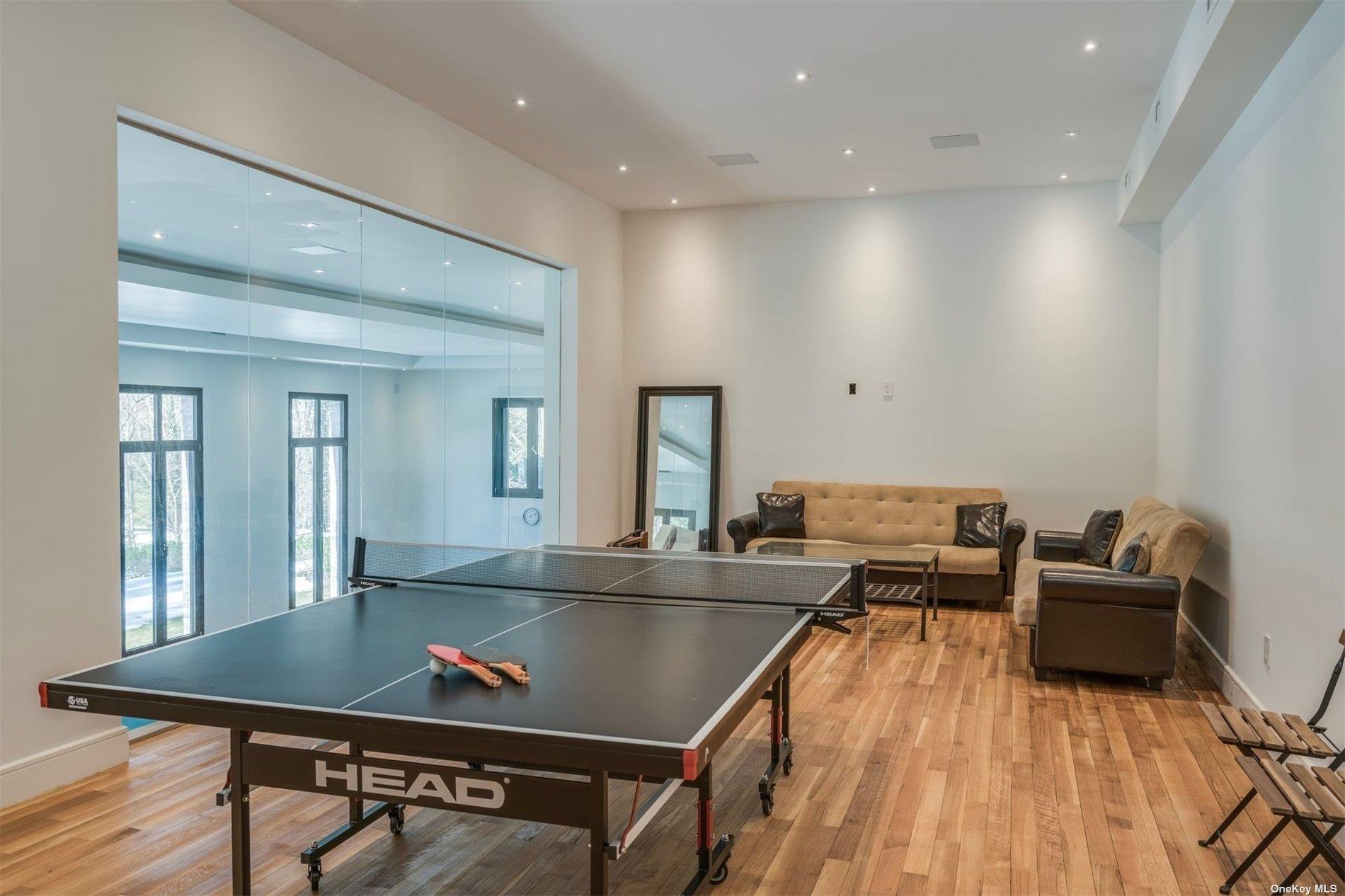 9 Winding Way, Locust Valley, NY 11560