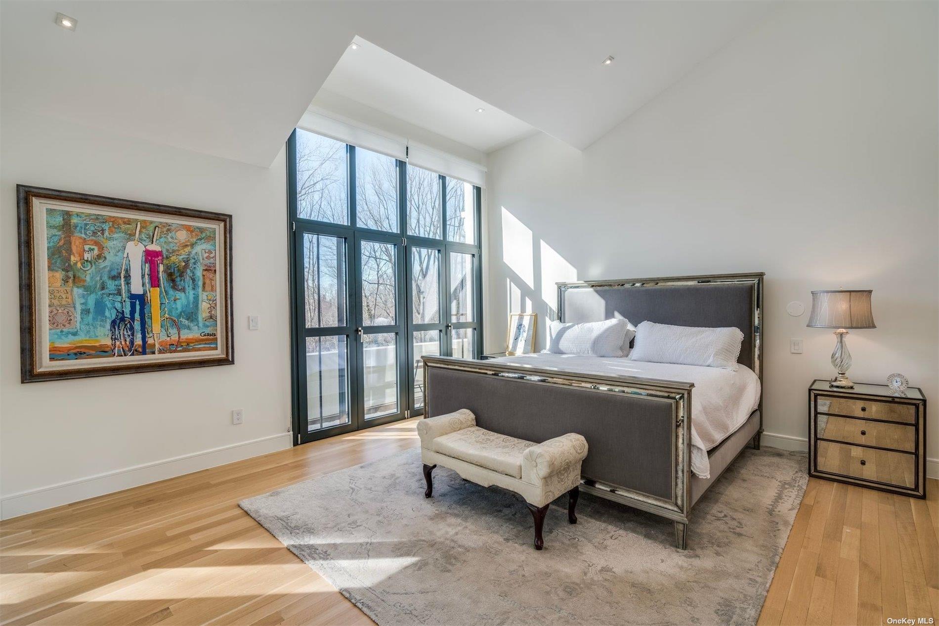 9 Winding Way, Locust Valley, NY 11560