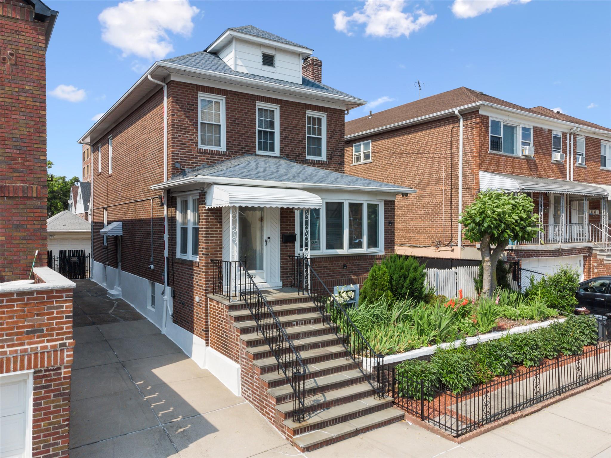 2883 Roberts Avenue, Bronx, NY 10461