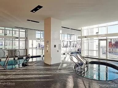 350 W 42nd Street # 11L, New York (Manhattan), NY 10036