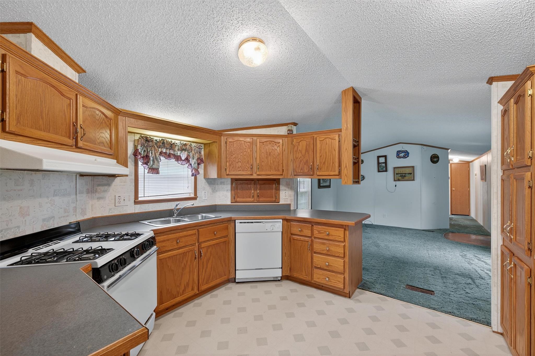 17 Community Road, Woodbourne, NY 12788