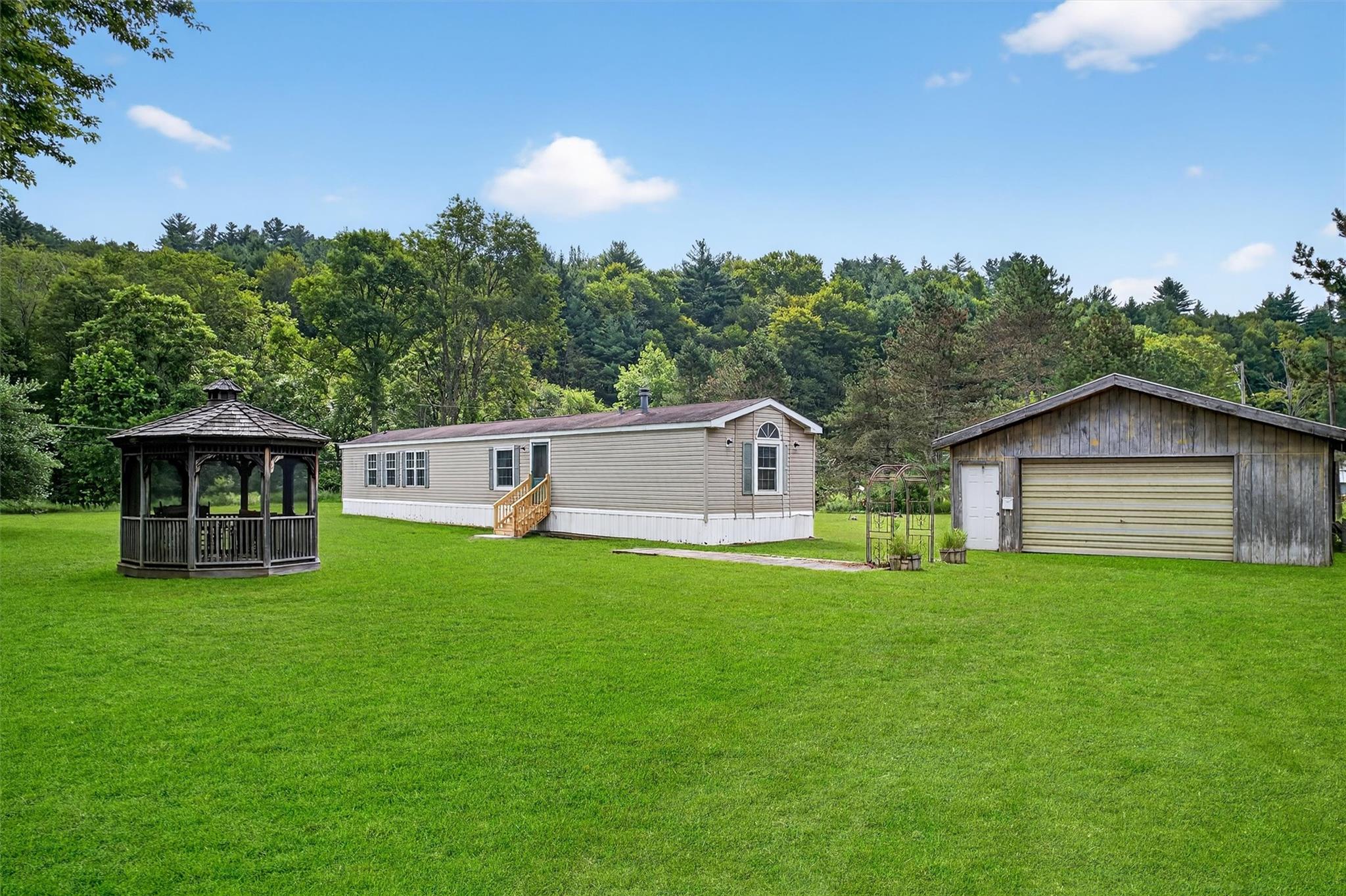 17 Community Road, Woodbourne, NY 12788