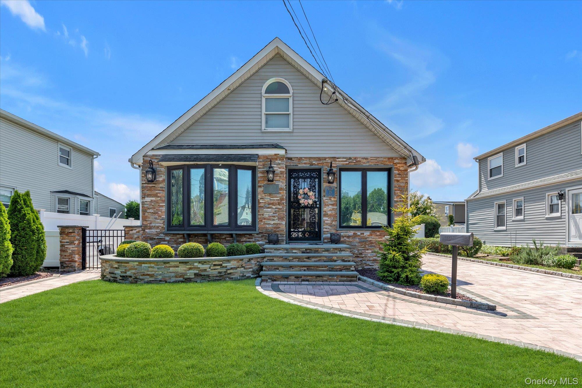 25 Winnie Court, Westbury, NY 11590