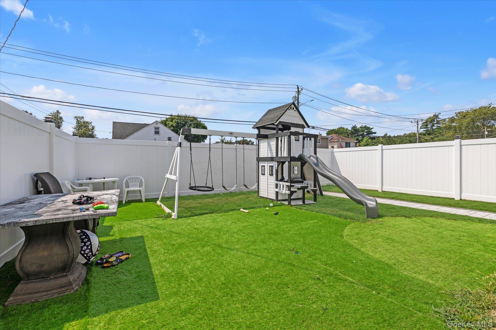 190 Commonwealth Street, Franklin Square, NY 11010