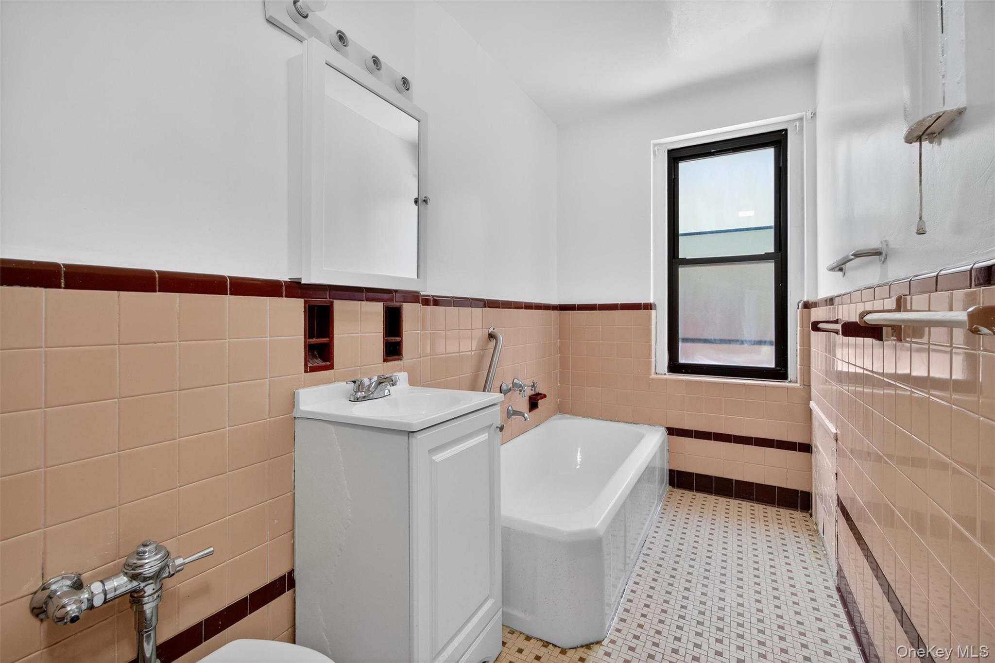 96-11 65th Road # 313, Rego Park, NY 11374