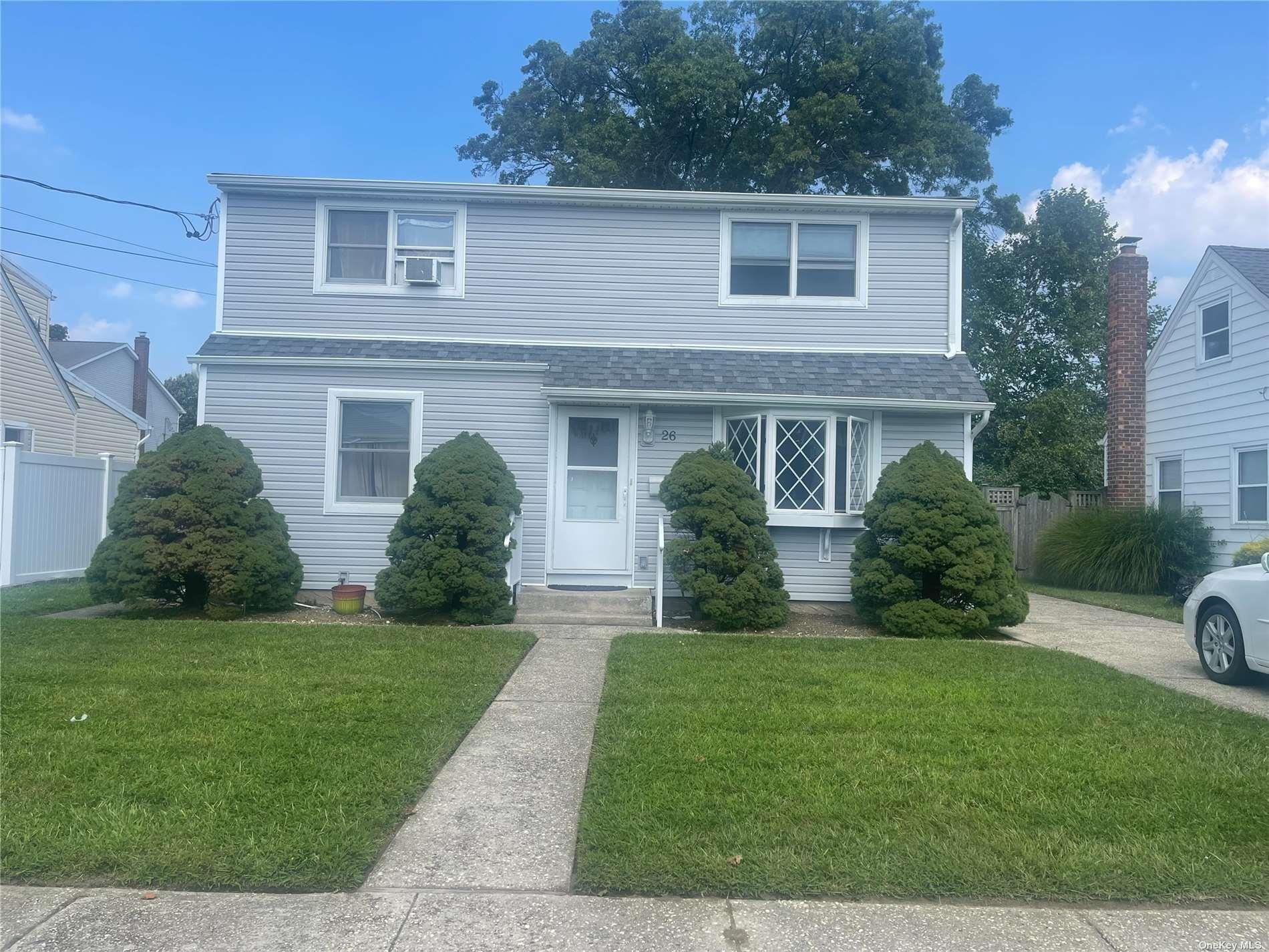 26 Virginia Avenue, Plainview, NY 11803
