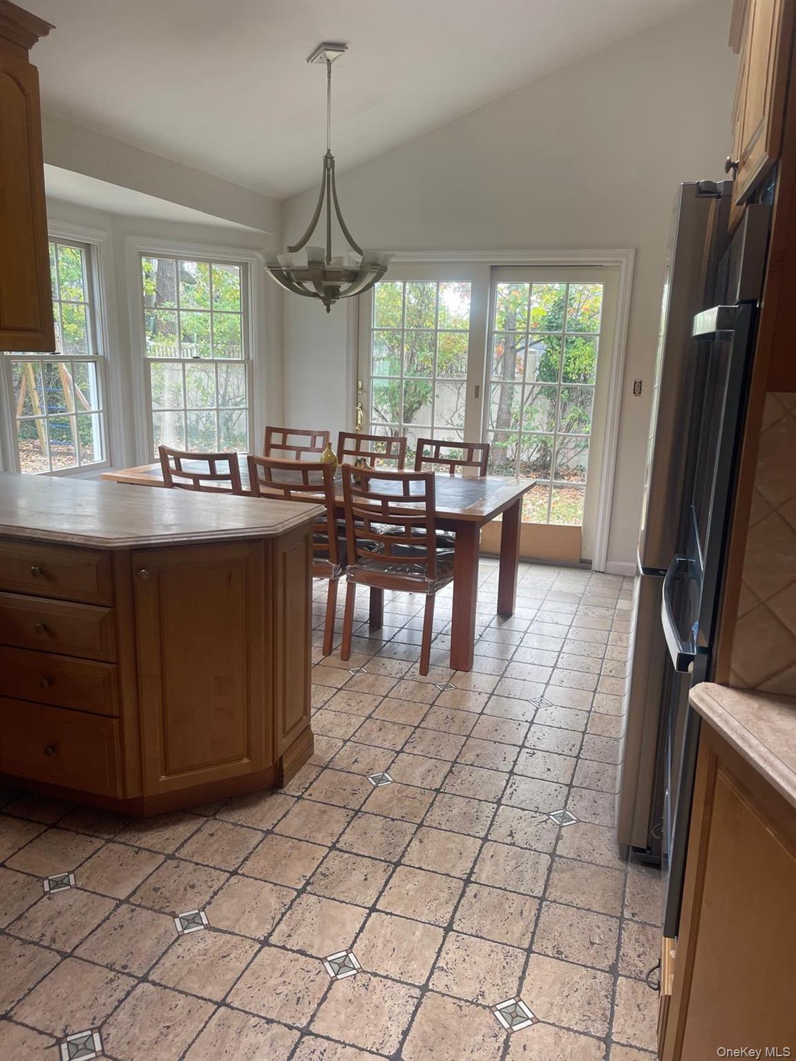 29 Bayberry Road, Lawrence, NY 11559