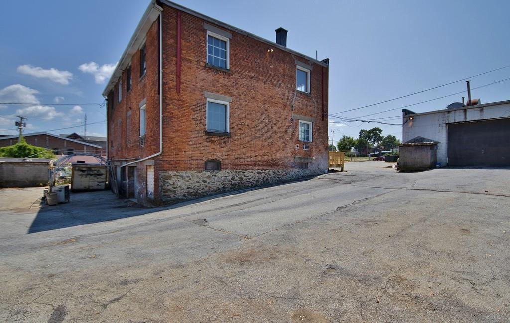 471 Main Street, Poughkeepsie, NY 12601