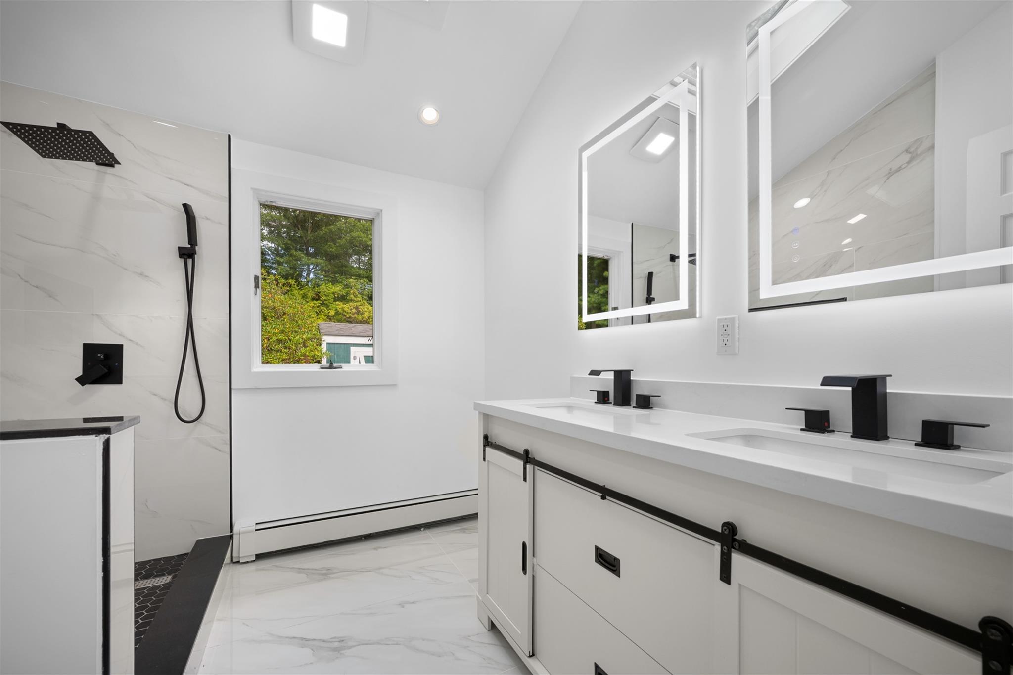 7 Windmill Court, Smithtown, NY 11787