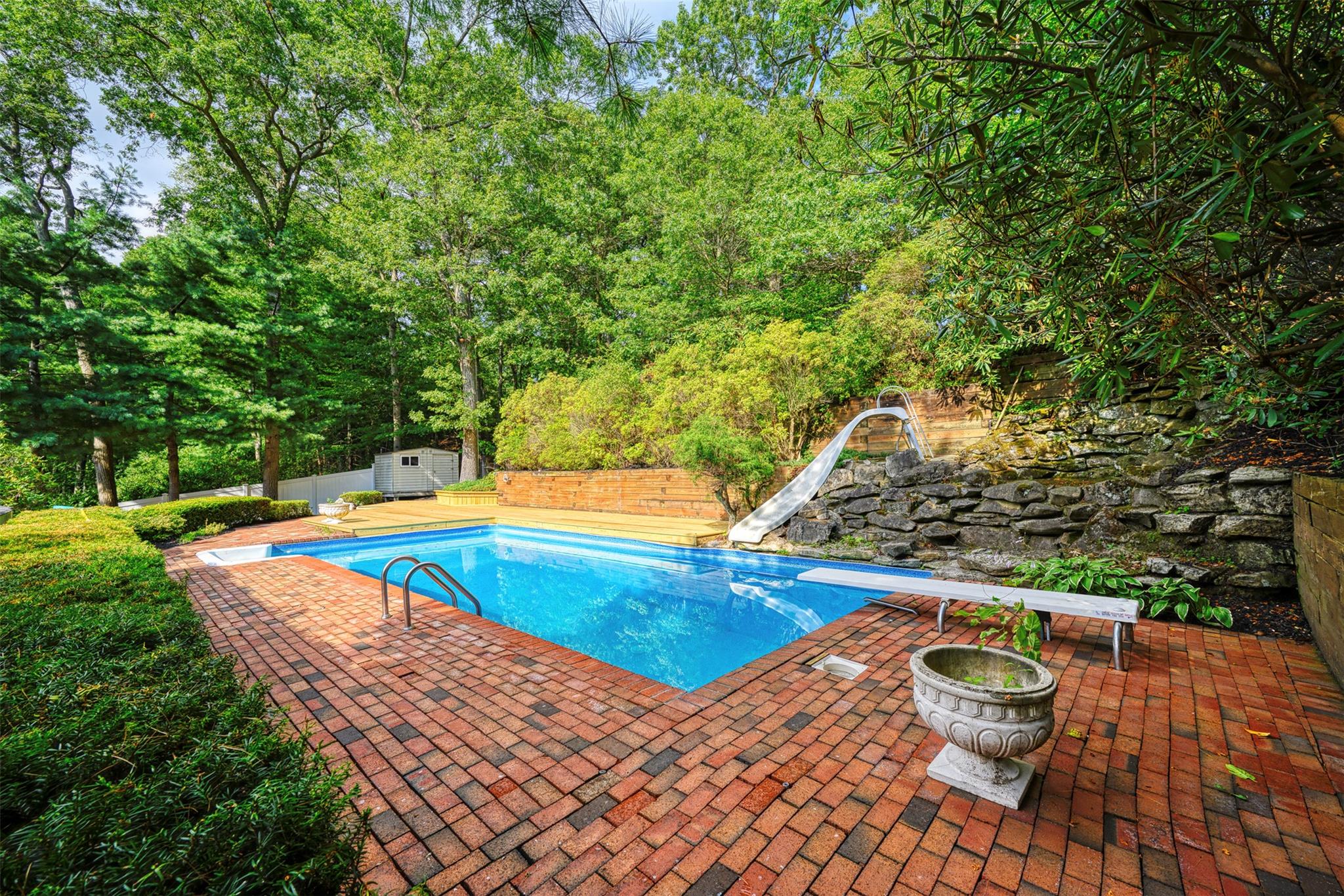 7 Windmill Court, Smithtown, NY 11787