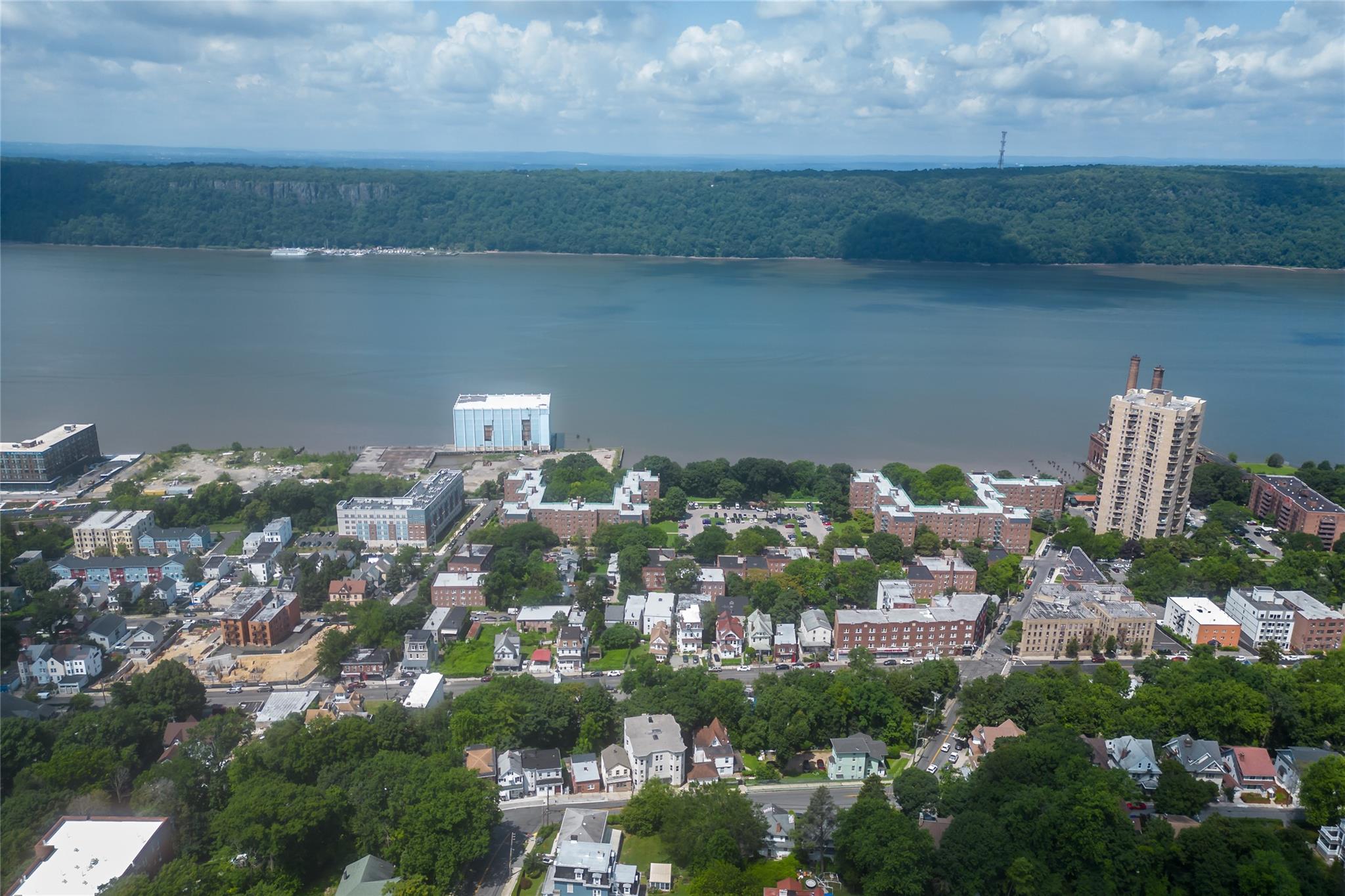 360 N Broadway, Yonkers, NY 10701