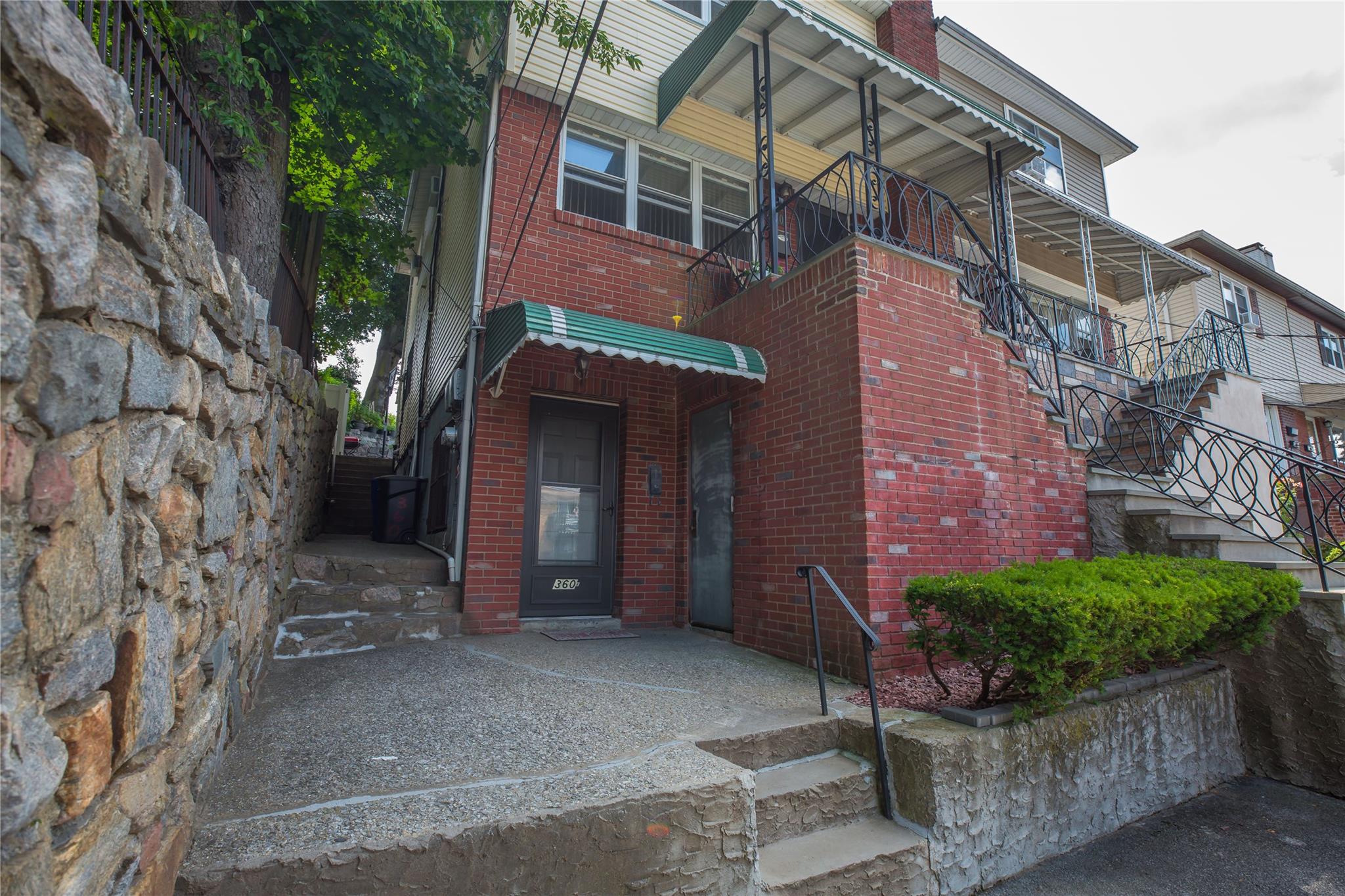 360 N Broadway, Yonkers, NY 10701